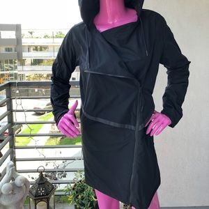 Nike Long Windbreaker